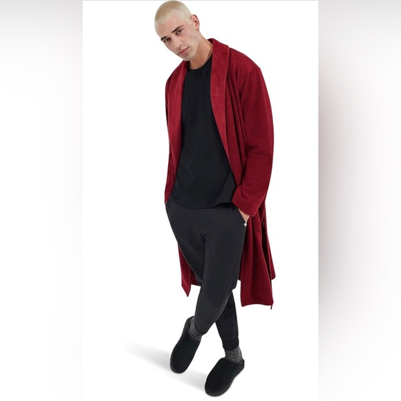 UGG Men’s Shawl Collar Fleece Robe M/L Burgundy Red Plush Belted Lounge NWT - Picture 1 of 11